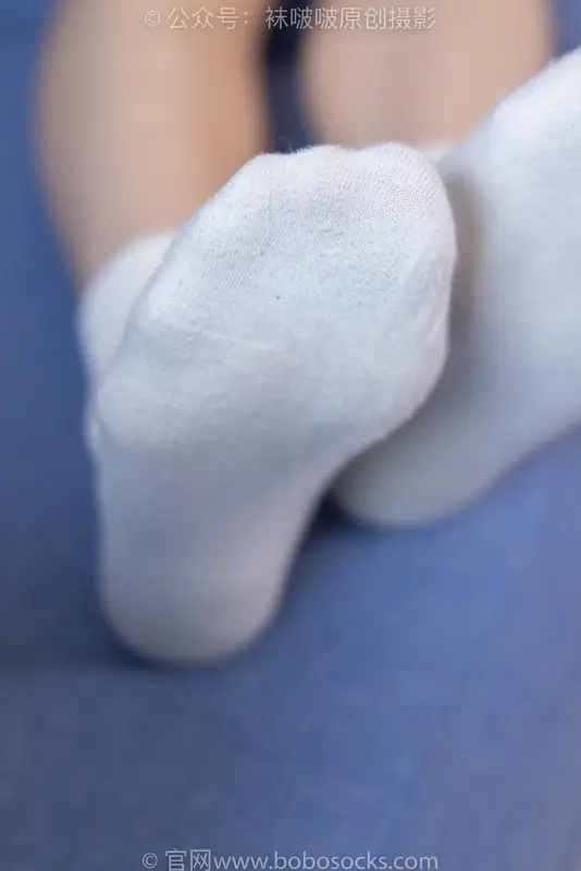 小沫-高跟鞋、皮鞋、短肉丝、自然穿脏白棉袜(花絮版) - BoBoSocks袜啵啵